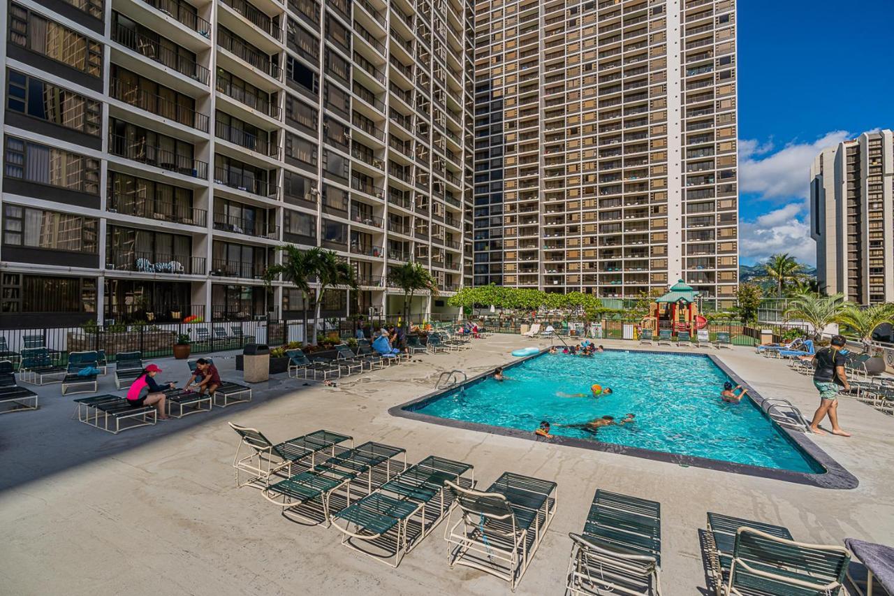 Free Parking, Pool, Sauna, Spa, Wifi, Bbq, Ac - Waikiki Banyan Хонолулу Екстериор снимка