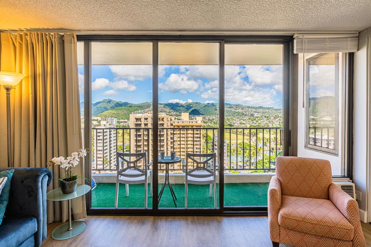 Free Parking, Pool, Sauna, Spa, Wifi, Bbq, Ac - Waikiki Banyan Хонолулу Екстериор снимка
