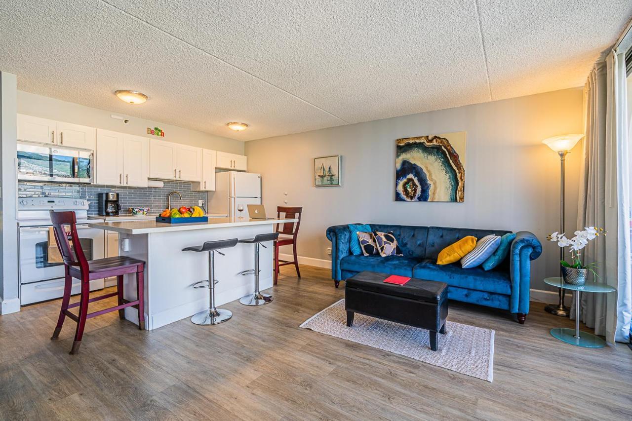 Free Parking, Pool, Sauna, Spa, Wifi, Bbq, Ac - Waikiki Banyan Хонолулу Екстериор снимка